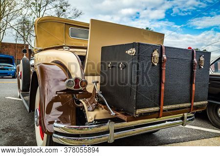Jesup, Ga - March 17, 2018: Close Up View Of A 1930 Packard Eight Series 734 At The Jesup 2018 St. P