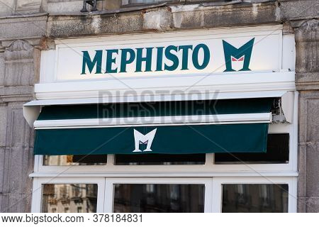 Bordeaux , Aquitaine / France - 07 22 2020 : Mephisto Sign Text And Green Logo Shop Shoe For Store O