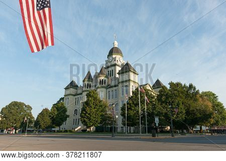 Carthage, Usa - September 7 2015; Jasper County Courthouse Street View And Example Of Romanesque Cas