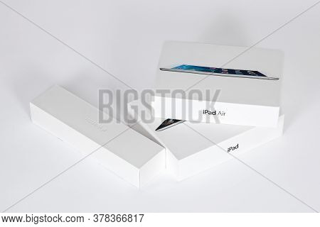 Rostov-on-don, Rostov Region / Russia - July, 2020: White Cardboard Boxes With Apple Productions - I
