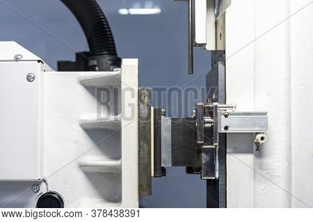 Metal Mould Or Plastic Injection Mold Setup On High Pressure Injection Molding Machine For Mass Prod