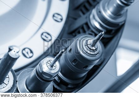 The Cutting Tools In The Automatic Tool 

 Change Magazine. The Stock Cutting Tools With The Hi-prec