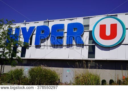 Bordeaux , Aquitaine / France - 07 25 2020 : Hypermarket Store Hyper U Text Shop Sign Hyper Market L