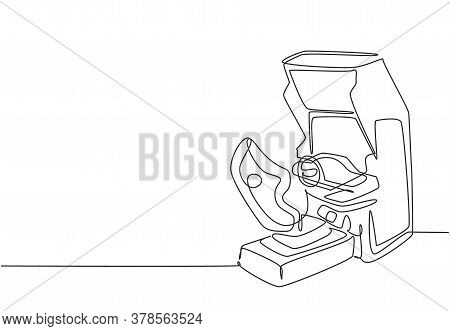 Single Continuous Line Drawing Of Retro Old Classic Wheel Car Racing Video Game Machine. Vintage Arc