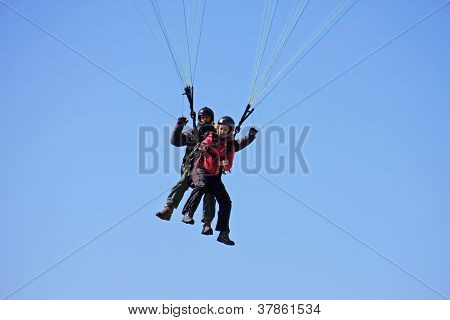 Paraglider ตัวตามกันไป