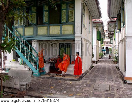 Bangkok, Thailand, September 22, 2015: Buddhist Monks Converse Outside Their Home At Wat Benchamabop