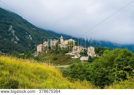 Mountain View Of Village Of Roccacaramanico In Abruzzo, Italy