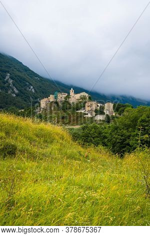 Mountain View Of Village Of Roccacaramanico In Abruzzo, Italy