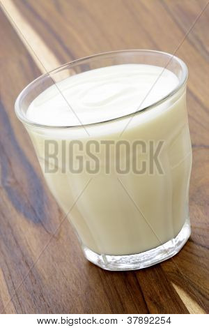delizioso yogurt fresco in francese classicglass