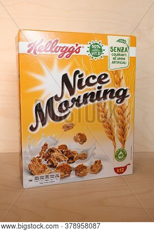 Battle Creek - Jul 2020: Kellogg's Nice Morning Cereals Packet