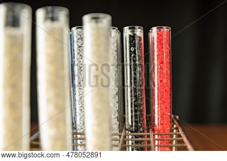 White Plastic Grain, Plastic Polymer Granules,hand Hold Polymer Pellets, Raw Materials For Making Wa