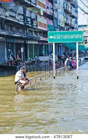 Pahimmat tulvat Nakhon Pathom, Thaimaa