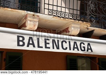 Bordeaux , Aquitaine  France - 06 21 2023 : Balenciaga Sign Text And Logo Brand On Wall Facade Entra