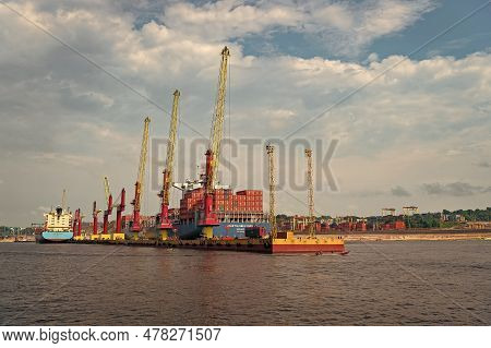 Manaus, Brazil - December 04, 2015: Maersk Bartolomeu Dias Cargo Tanker In Port