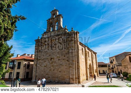 Zamora, Spain - April 7, 2023: Exterior View Of The Church Of San Isidoro