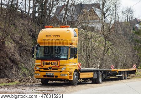 Male Ciche - April 29, 2023: Yellow Mercedes-benz Atego 1218 Truck Od Europool Company Which Deliver