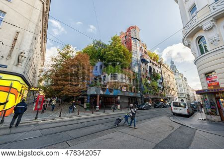 Vienna, Austria - October 09, 2016: Hundertwasserhaus. This Expressionist Landmark Of Vienna Is Loca