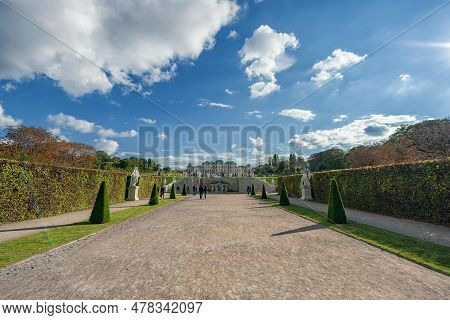 Vienna, Austria - October 09, 2016: Belvedere Palace And Garden With Fountain. Sightseeing Object In