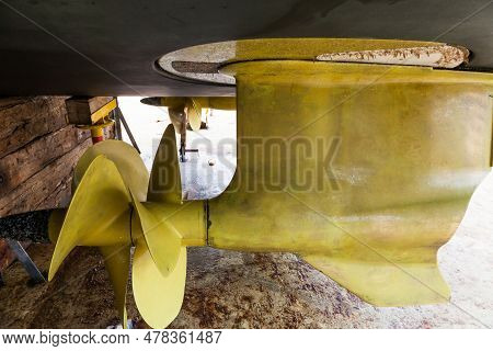 Bronze Propellers On An Expensive Yacht. Two Azimuth Engines At The Stern Of The Yacht. Double Row O