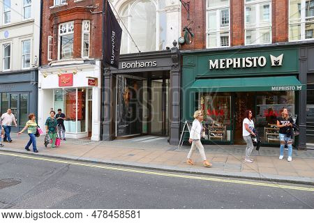 London, Uk - July 7, 2016: People Shop At New Bond Street In London. Bond Street Is A Major Shopping