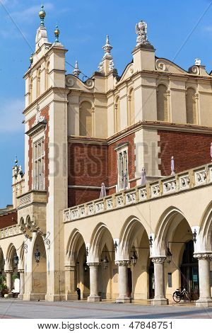 vue de la place du marché avec sukiennice renaissance à Cracovie en Pologne
