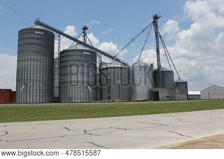 Granger, Tx - June 7, 2023: Large Grain Silos Located In Downtown Granger Tx Near Railroad Tracks