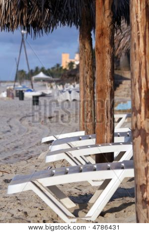 Chaise Longues na praia