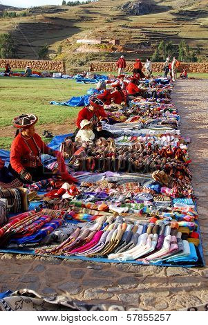 Quechua women