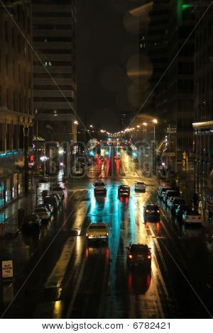 Scène de nuit des rues de la ville de Wet