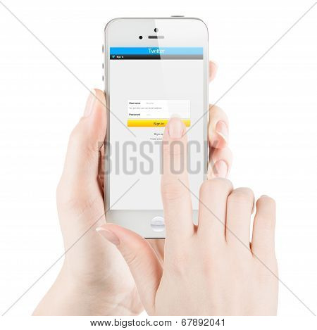 Twitter Login page on Apple iPhone 5s screen