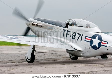 Airplane Mustang