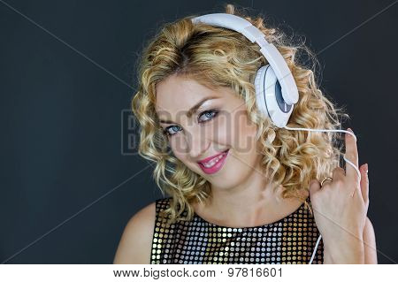 Pretty Woman Listening To Music