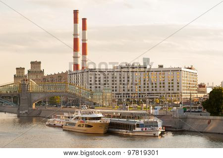 Radisson Slavyanskaya Hotel And River Ships