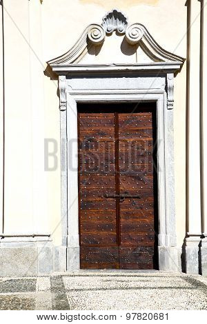 Italy  Lombardy     In  The Somma Lombardo Old   Church  B Step    Wall