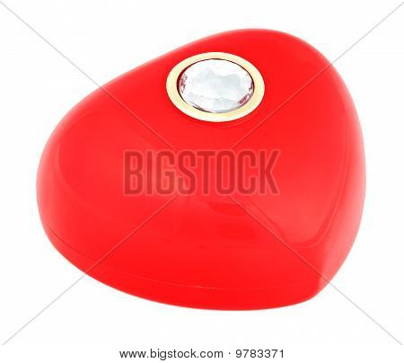 Un lucido Glamour scatola rossa a forma di cuore Isolated On White
