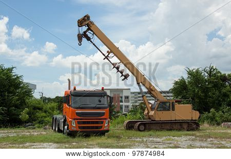 Car Drilling Drawbar Trailer Towing Yellow-orange.