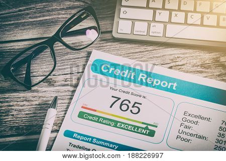 Application for a loan. Credit report advantages and disadvantages.