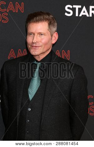 LOS ANGELES - MAR 5:  Crispin Glover at the 