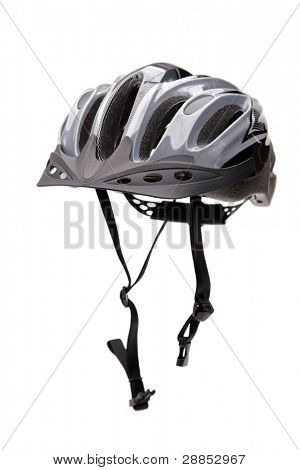 自転車のヘルメットが白い背景に対して分離されたあごのストラップを垂直方向のフレーミング