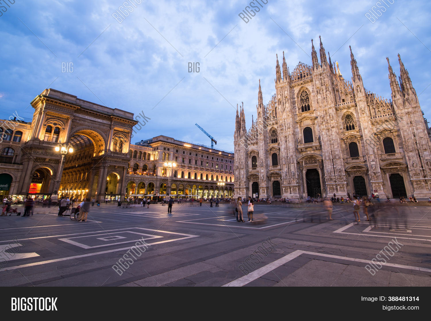 Duo Mo Milan Cathedral Image & Photo (Free Trial) Bigstock