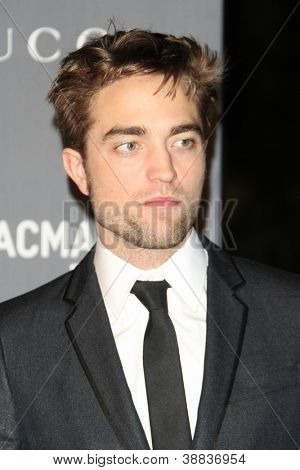 LOS ANGELES, CA - OCT 27: Robert Pattinson v LACMA 2012 Art + Film Gala v LACMA 27 října,