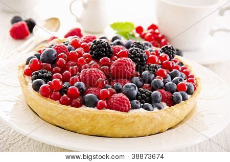 Tarte med quark og bær