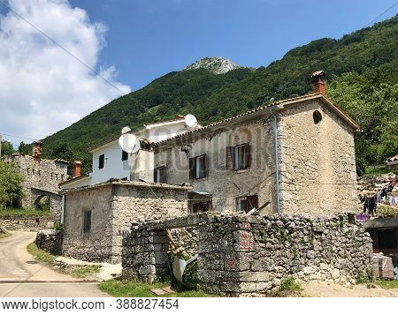 Architecture And Old Traditional Houses Of The Rural Mountain Settlement Mala Ucka - Ucka Nature Par