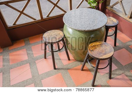 The Diy Set Of Table And Chairs