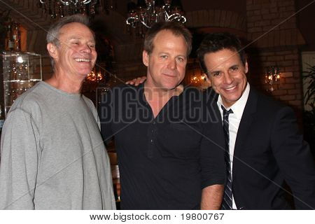 LOS ANGELES - MAR 24: Johan Rogers, Kin Shriner, Christian LeBlanc på den unga & rastlösa 38: e 