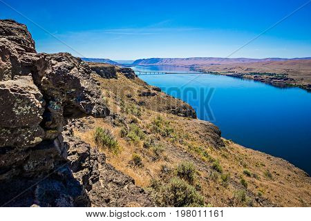Wanapum Lake Colombia River Wild Horses Monument And Canyons