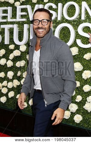 LOS ANGELES - AUG 1:  Jeremy Piven at the CBS TV Studios Summer Soiree TCA Party 2017 at the CBS Studio Center on August 1, 2017 in Studio City, CA
