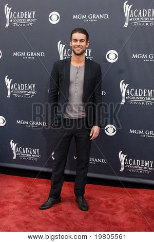 LAS VEGAS - APR 3: Chace Crawford ankommer på Academy of Country Music Awards 2011 på MGM Grand