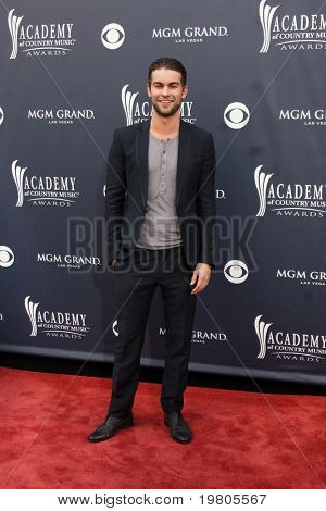 LAS VEGAS - APR 3: Chace Crawford ankommer på Academy of Country Music Awards 2011 på MGM Grand