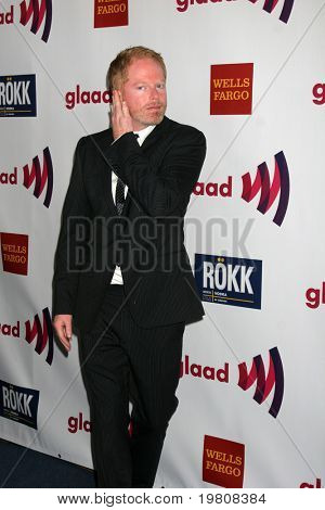 LOS ANGELES - APR 10: Jesse Tyler Ferguson na 25 GLADD Media Awards v Westin Bonav